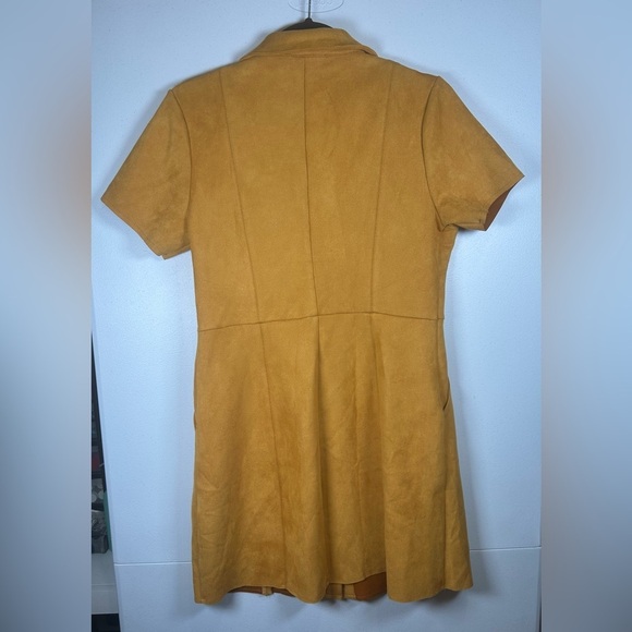 🍂🍁Fall Outfit! Faux Suede Button Up Dress. Gold Color. Short Sleeves. Size M. - Picture 2 of 9